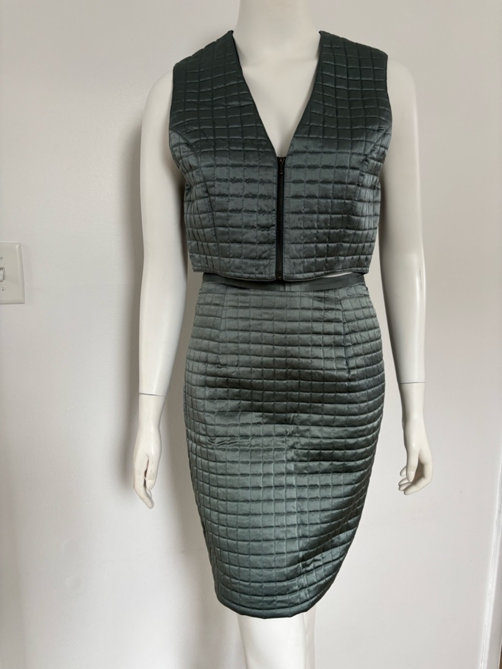 Quilted 100% Silk V-Neck Vest and Skirt Set  in Deep Green